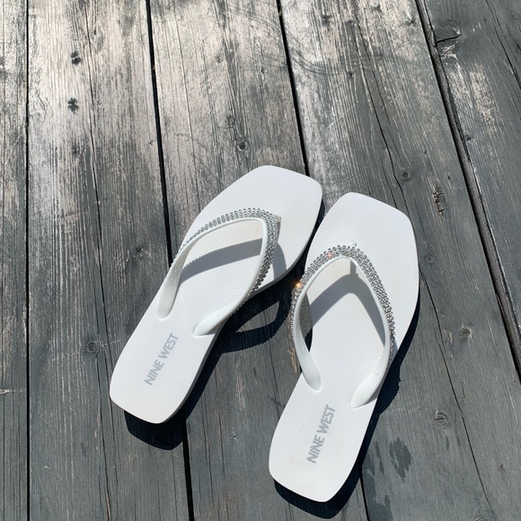 Bedazzle sandals - Picture 4 of 4